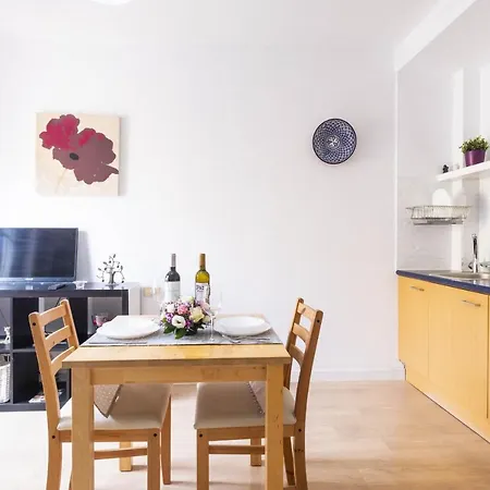 Iris Ii Apartment *